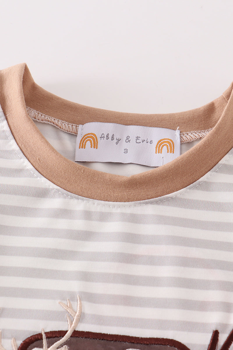 Brown stripe car hunting boy top