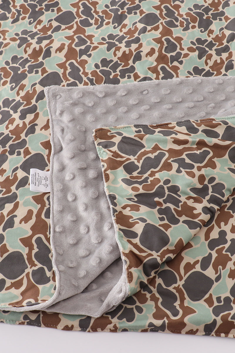 Camouflage antler embroidery blanket (57*63 inch)