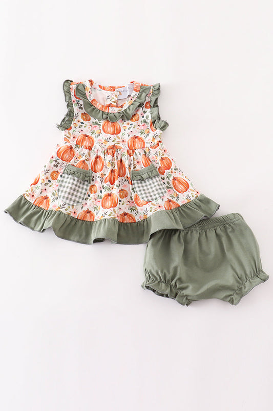 Green pumpkin ruffle baby set