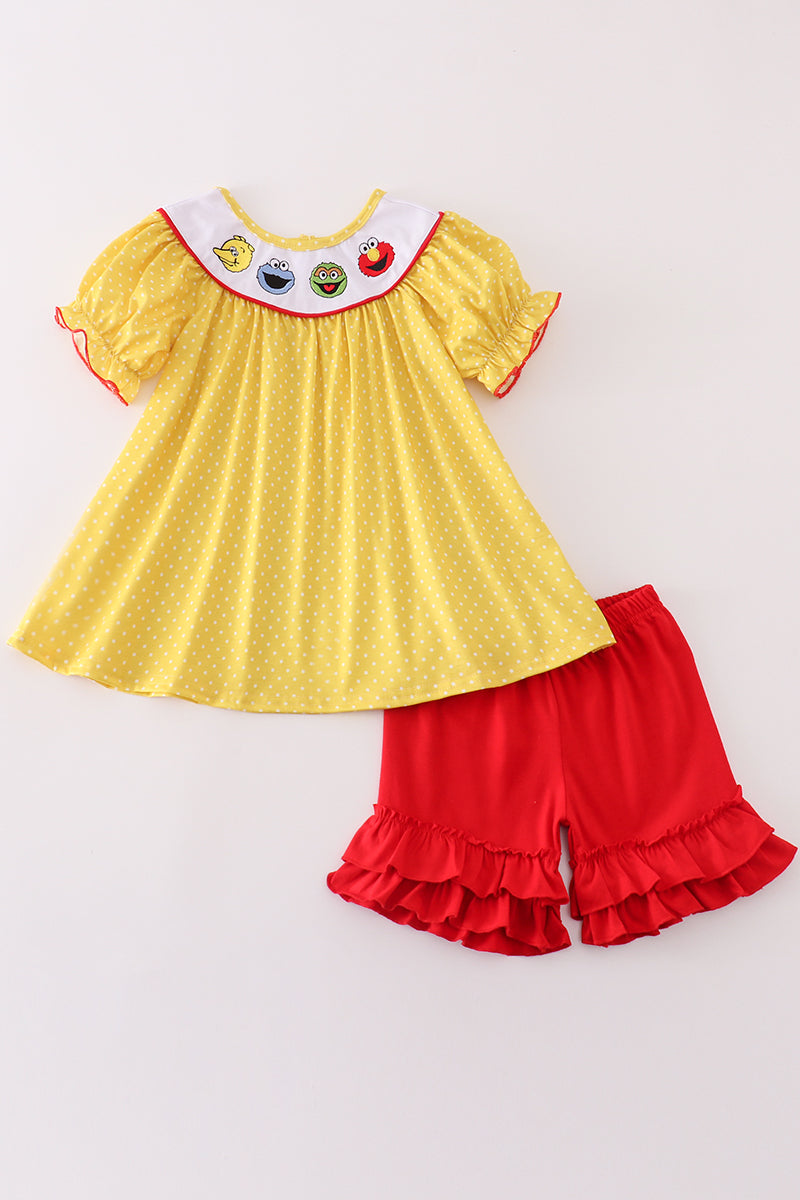 Yellow charactor embroidery girl set