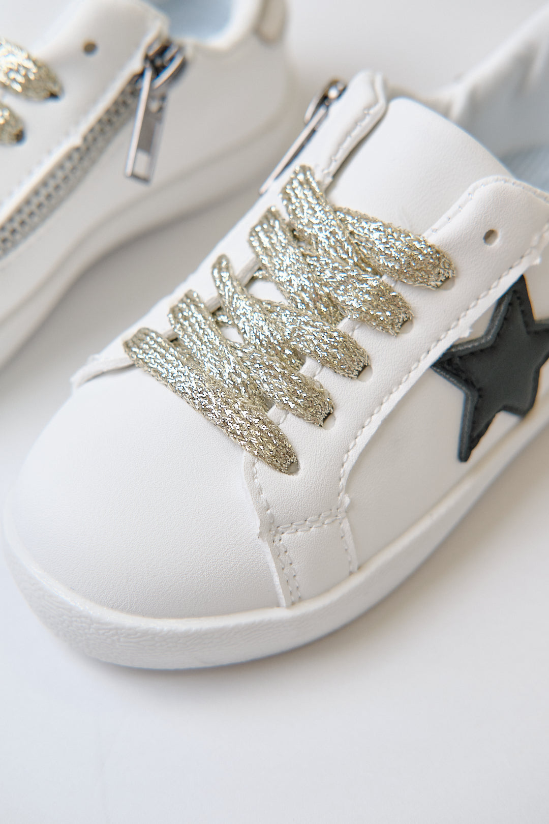 White black star glitter sneaker (toddler to big kids)