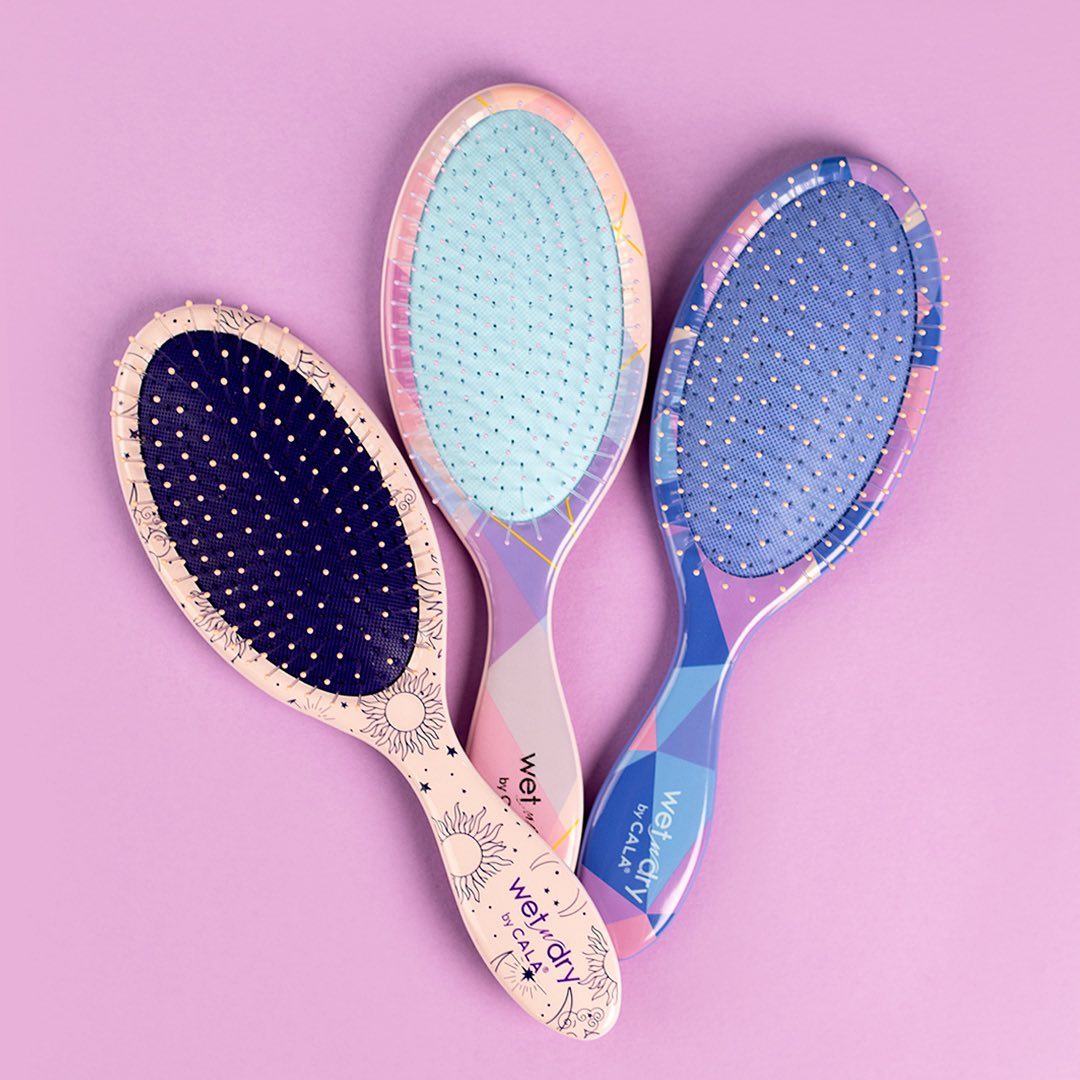 Wet -n- Dry Detangling Hair Brush - OBX Prep